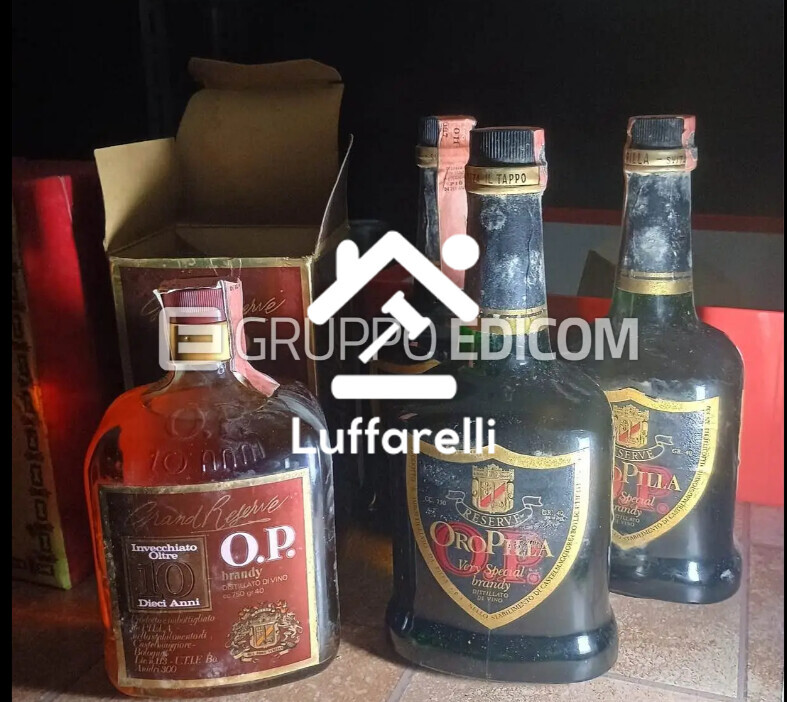 Commercio Al Dettaglio, Ristorazione E Industria Alberghiera – Bottiglie di vini e liquori varie ( BAROLO, BRUNELLO, SASSICAIA… — foto 2