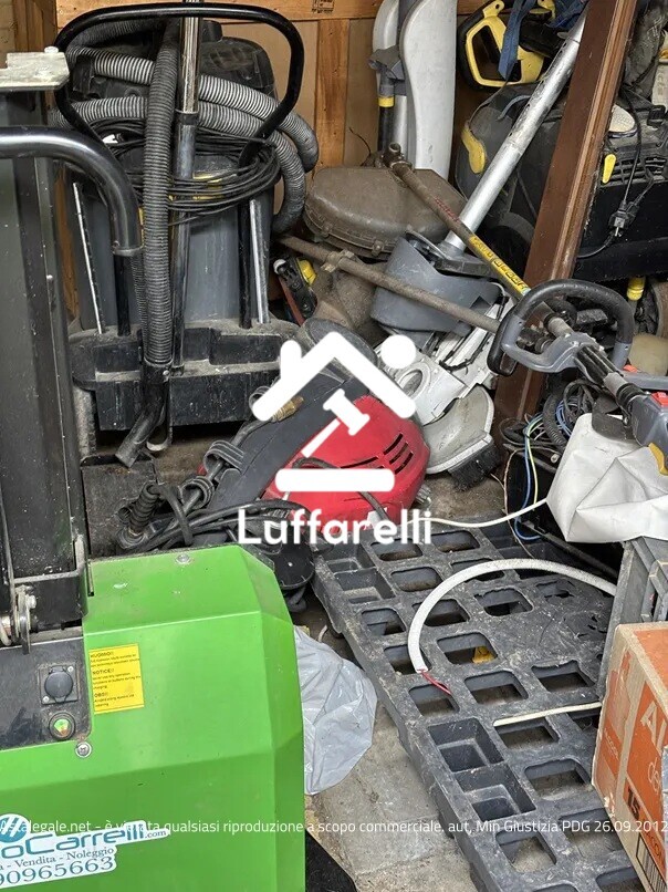Attrezzature Ed Utensili – Il lotto comprende attrezzature e macchinari per attività… — foto 4