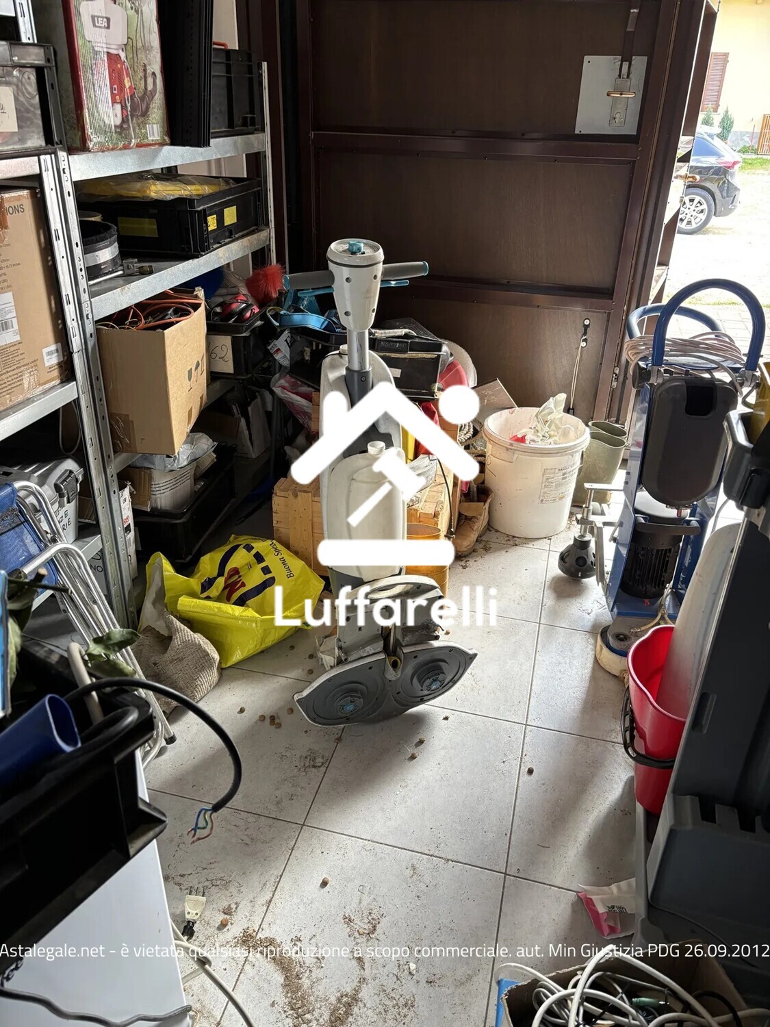 Attrezzature Ed Utensili – Il lotto comprende attrezzature e macchinari per attività… — foto 8