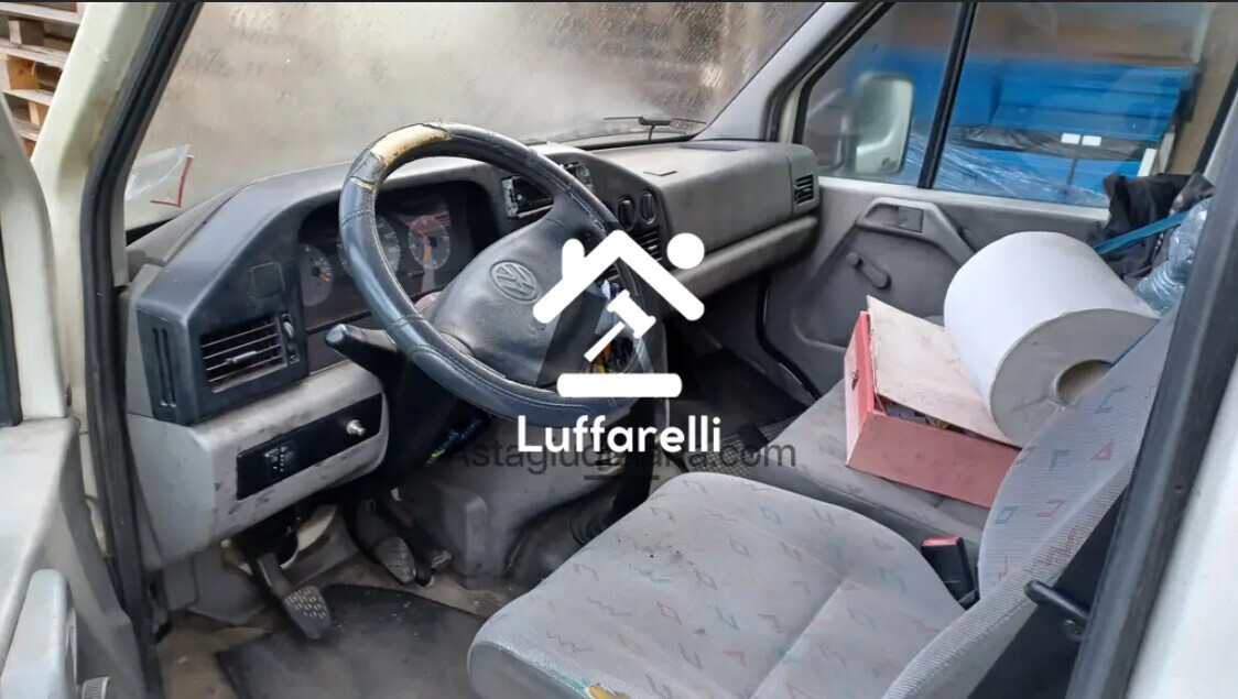 Automezzi Commerciali – Il lotto comprende un furgone Volkswagen LT 46, immatricolato il… — foto 4