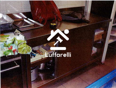 Arredi Da Ufficio E Varie – Il lotto comprende attrezzature da bar, come elencate e… — foto 3
