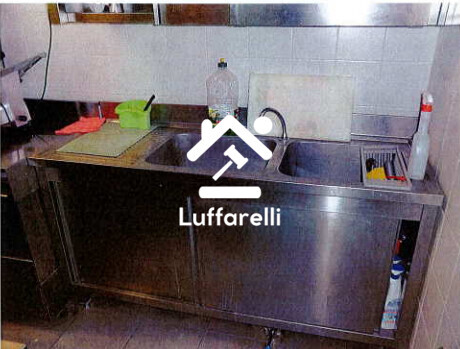 Arredi Da Ufficio E Varie – Il lotto comprende attrezzature da bar, come elencate e… — foto 4