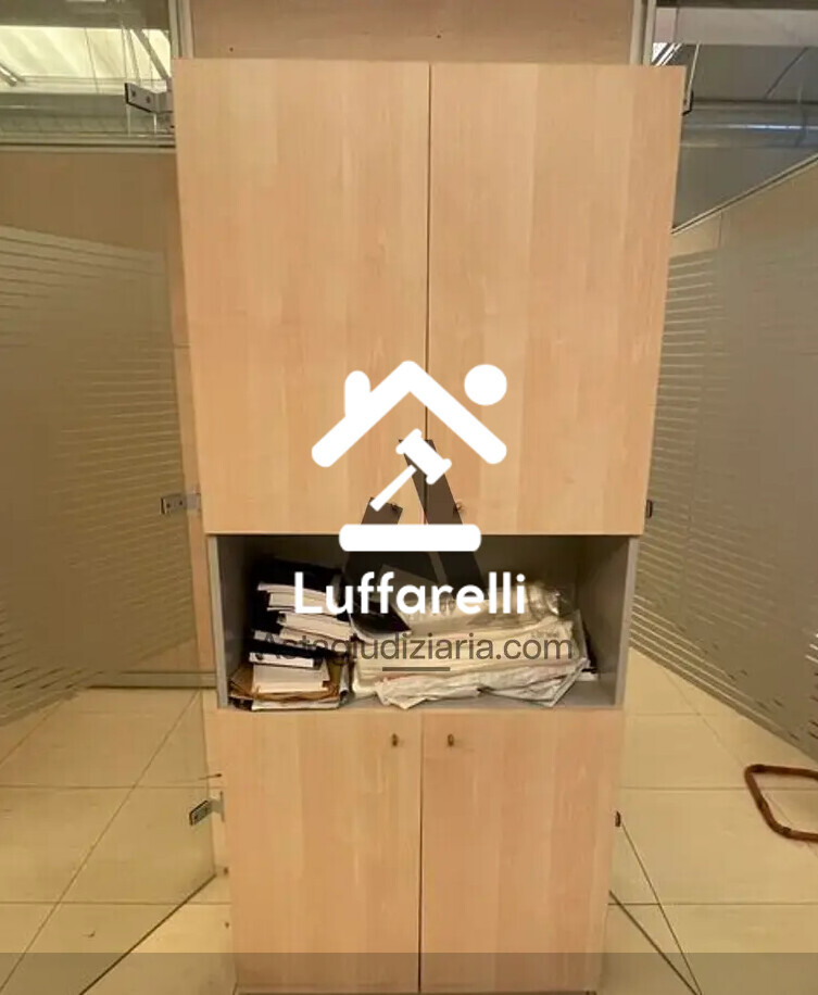 Arredi Da Ufficio E Varie – Il lotto comprende arredi e attrezzature da ufficio, tra cui… — foto 5