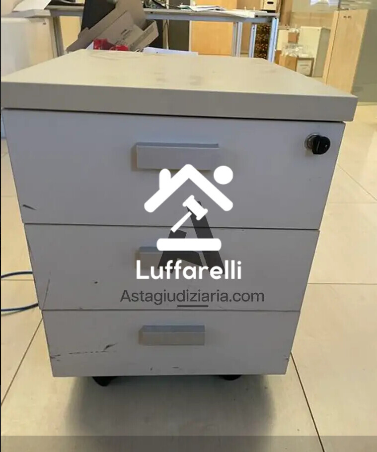 Arredi Da Ufficio E Varie – Il lotto comprende arredi e attrezzature da ufficio, tra cui… — foto 4
