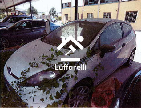 Automezzi Commerciali – Il lotto comprende due automezzi commerciali: un autocarro Ford… — foto 3