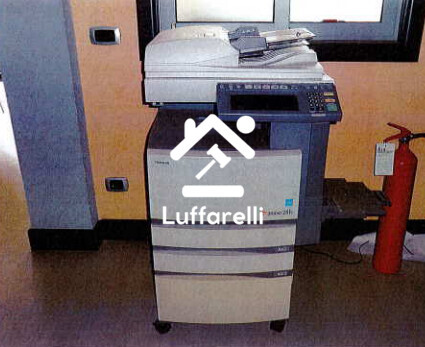 Computer E Attrezzatura Informatica – Il lotto comprende apparecchi elettronici e arredi da ufficio… — foto 5