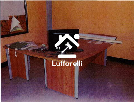 Computer E Attrezzatura Informatica – Il lotto comprende apparecchi elettronici e arredi da ufficio… — foto 8