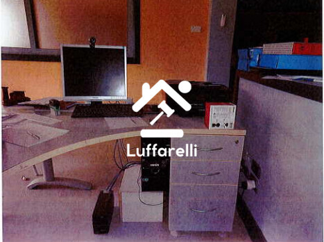 Computer E Attrezzatura Informatica – Il lotto comprende apparecchi elettronici e arredi da ufficio… — foto 6
