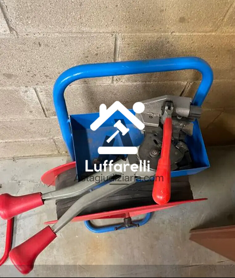 Attrezzature Ed Utensili – Il lotto comprende attrezzature e macchinari per lavorazione… — foto 7