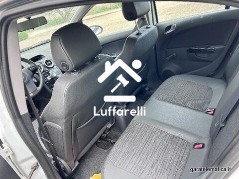 Autovetture – Il lotto comprende un'autovettura Opel Corsa, non marciante. — foto 3