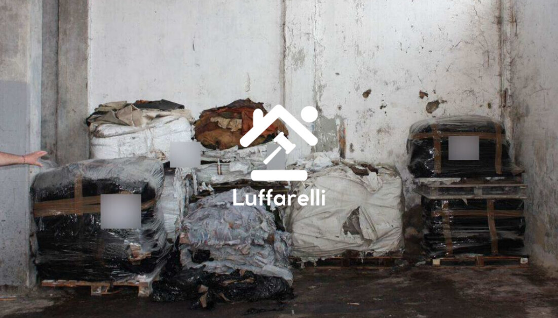 Materie Prime E Prodotti – Il lotto comprende rimanenze di pelli in discreto stato… — foto 2