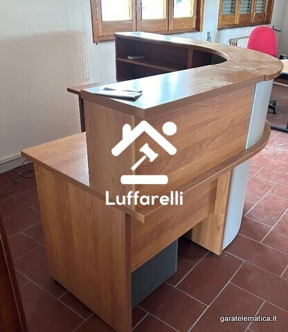 Arredi Da Ufficio E Varie – Il lotto comprende un ampio insieme di arredi e attrezzature per… — foto 4