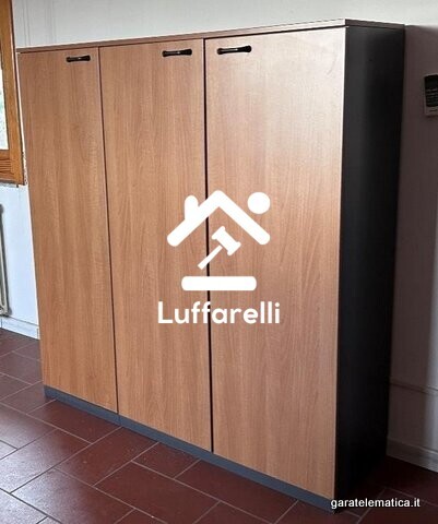 Arredi Da Ufficio E Varie – Il lotto comprende un ampio insieme di arredi e attrezzature per… — foto 3
