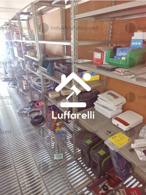 Attrezzature Ed Utensili – Materiale da officina arredi da ufficio e autocarri Fiat — foto 3