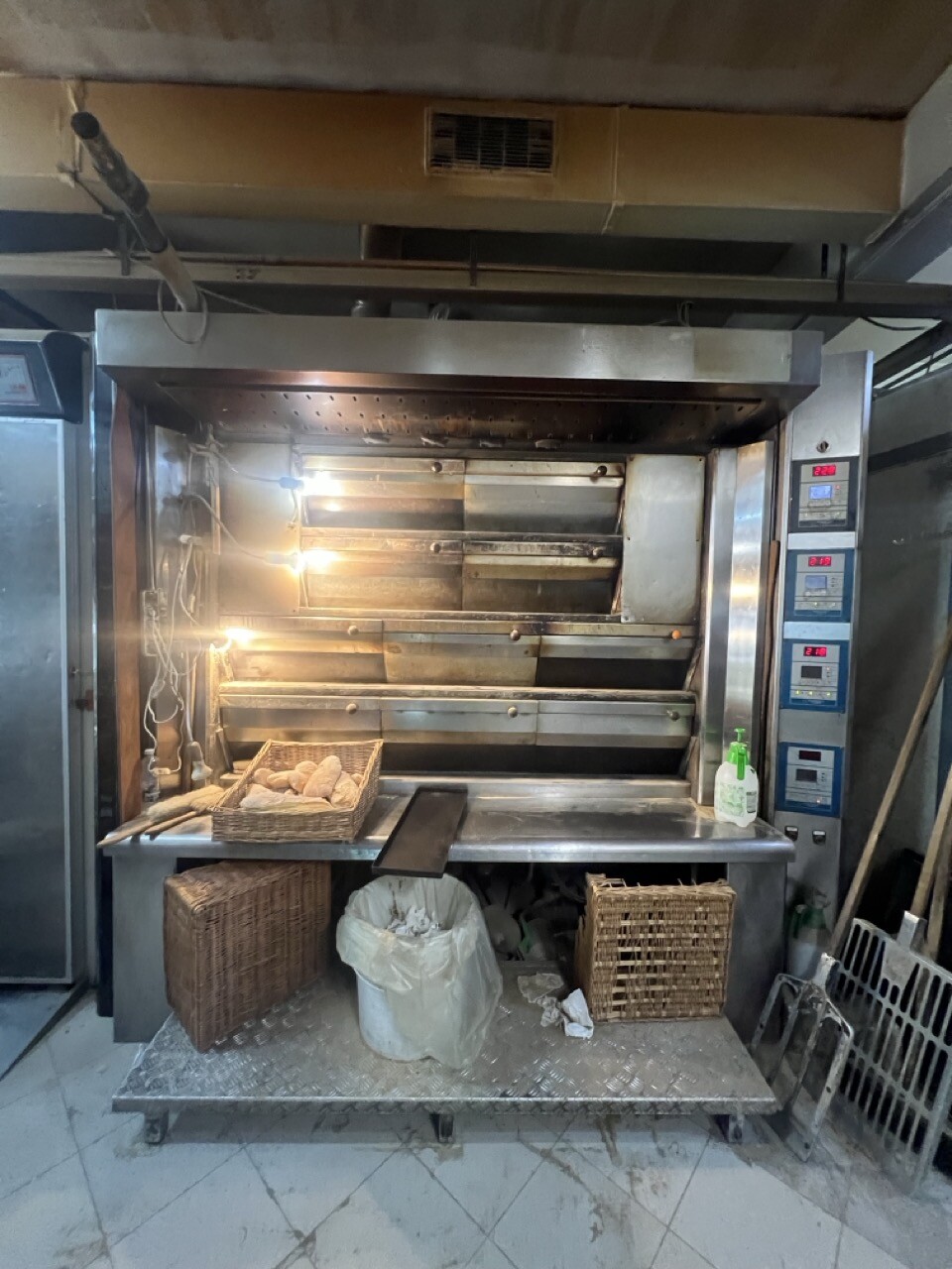Macchinari Per L'Industria Alimentare E Conserviera – Il lotto comprende un forno elettrico a 4 camere di marca… — foto 3