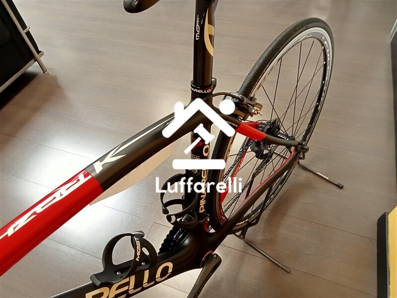 Veicoli – BICICLETTA DA CORSA (PRESUMIBILMENTE) IN CARBONIO, nera, marca… — foto 3