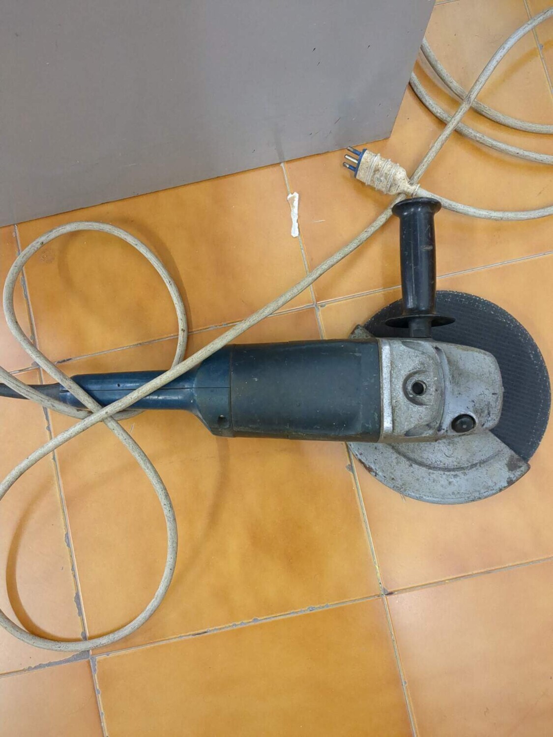 Attrezzature Varie – 1Ingrassatore pneumatico %% BANCO DA LAVORO CON SEGA - Per… — foto 6