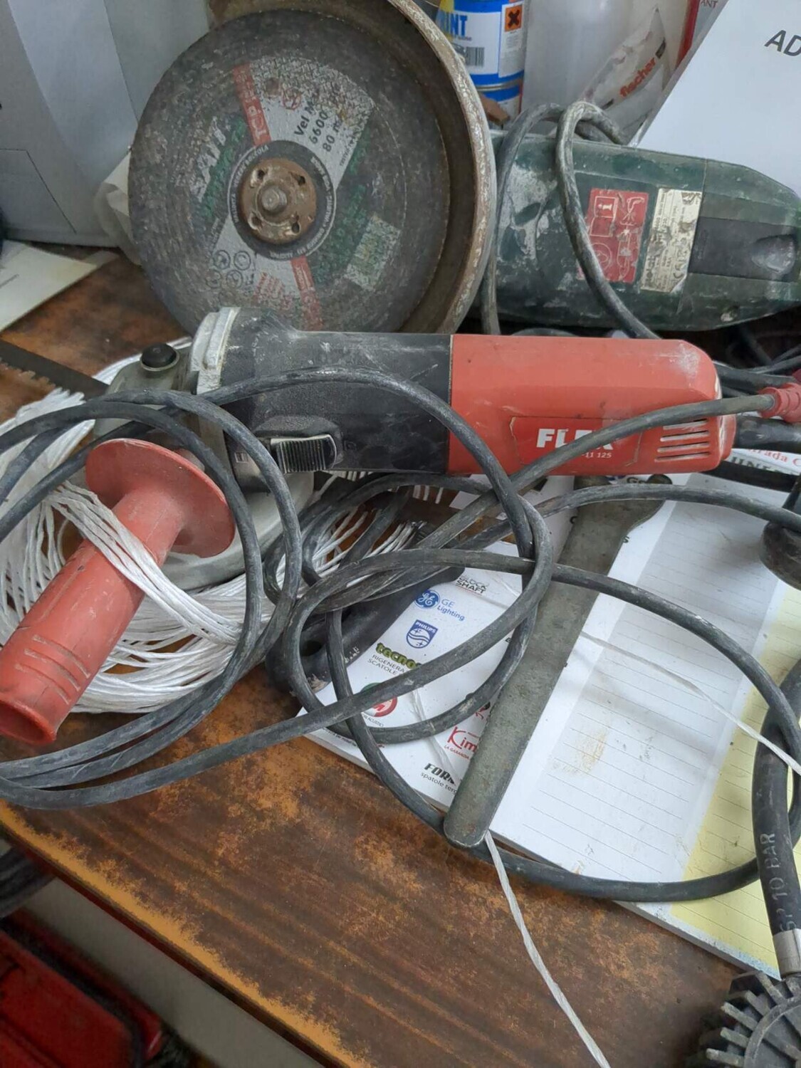 Attrezzature Varie – 1Ingrassatore pneumatico %% BANCO DA LAVORO CON SEGA - Per… — foto 9