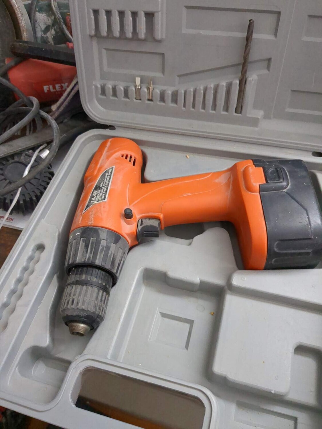 Attrezzature Varie – 1Ingrassatore pneumatico %% BANCO DA LAVORO CON SEGA - Per… — foto 8