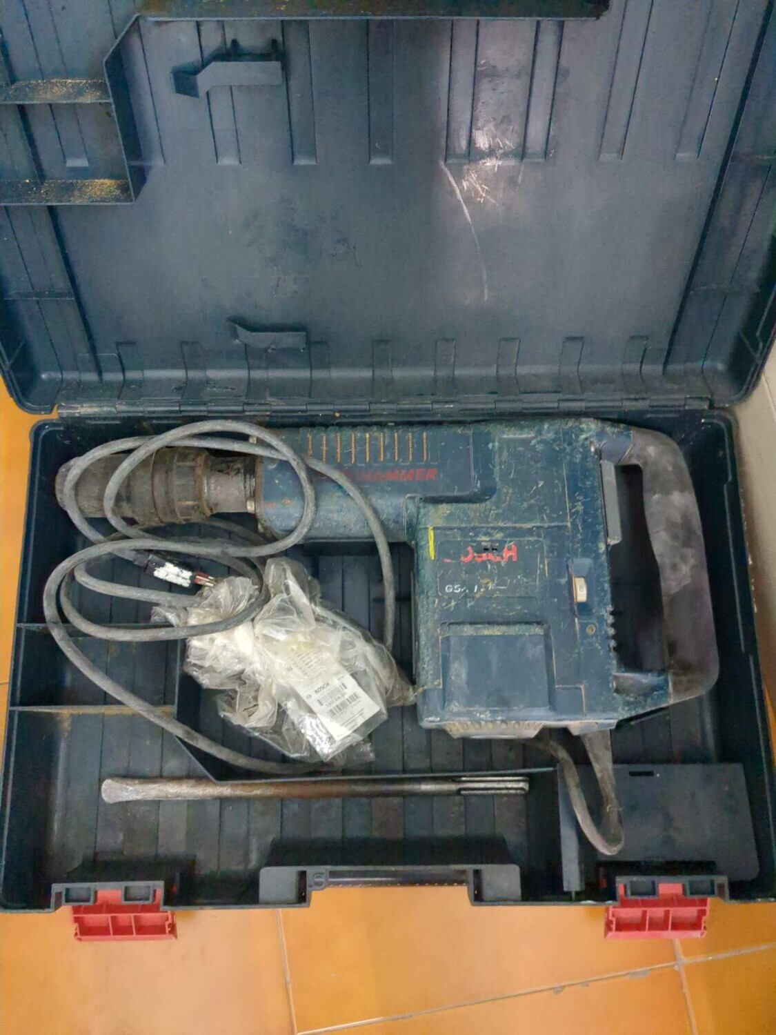 Attrezzature Varie – 1Ingrassatore pneumatico %% BANCO DA LAVORO CON SEGA - Per… — foto 3