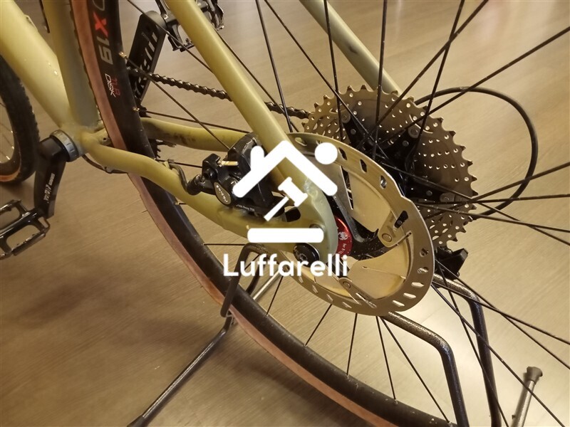Veicoli – BICICLETTA GRAVEL verde, marcata Ciclofficina, con ruote da 28… — foto 2