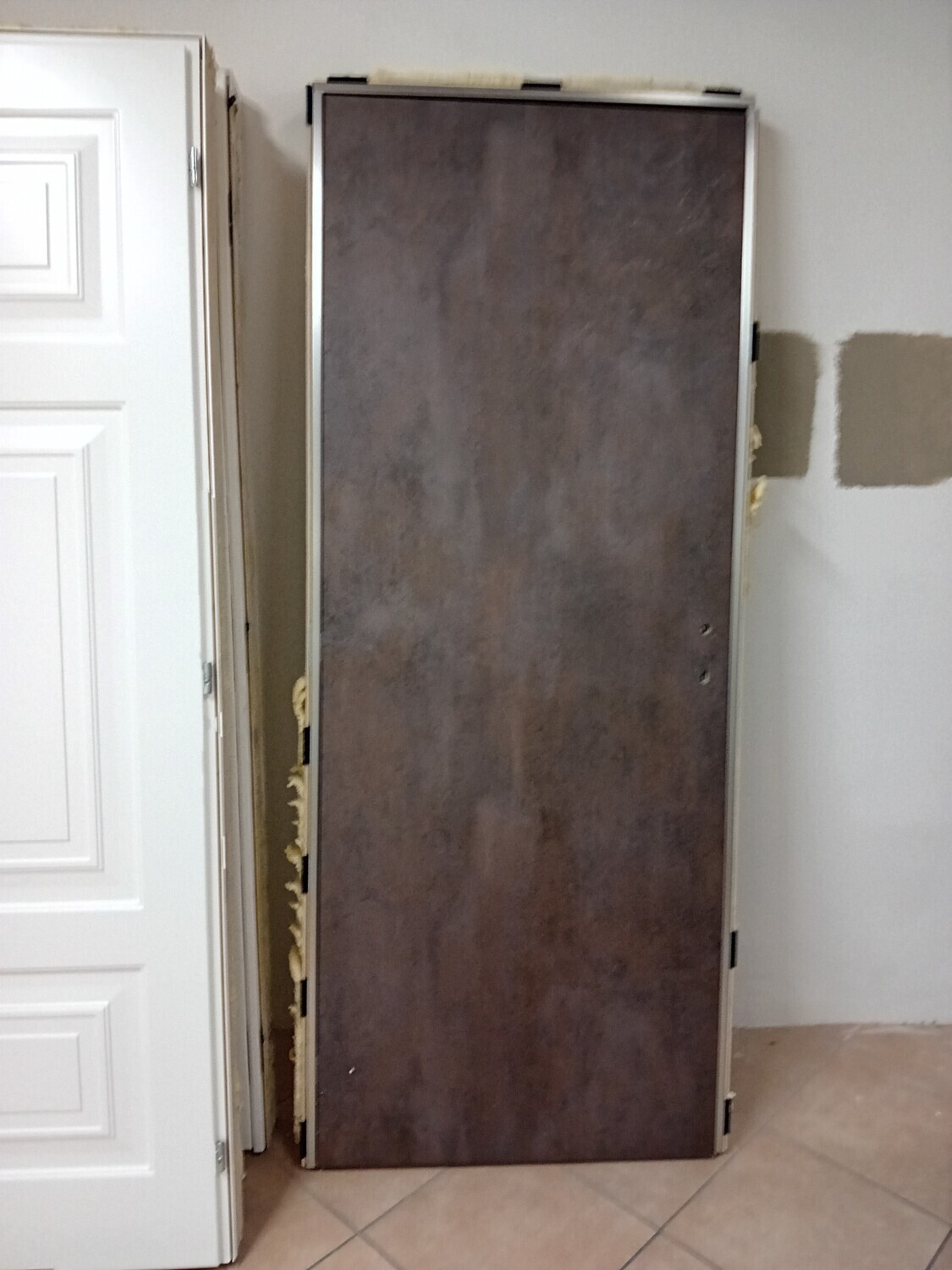 Mobili Da Casa E Varie – TRE PORTE MARCA GAROFALI NUOVE, IN LEGNO, DI CUI DUE LACCATE… — foto 4