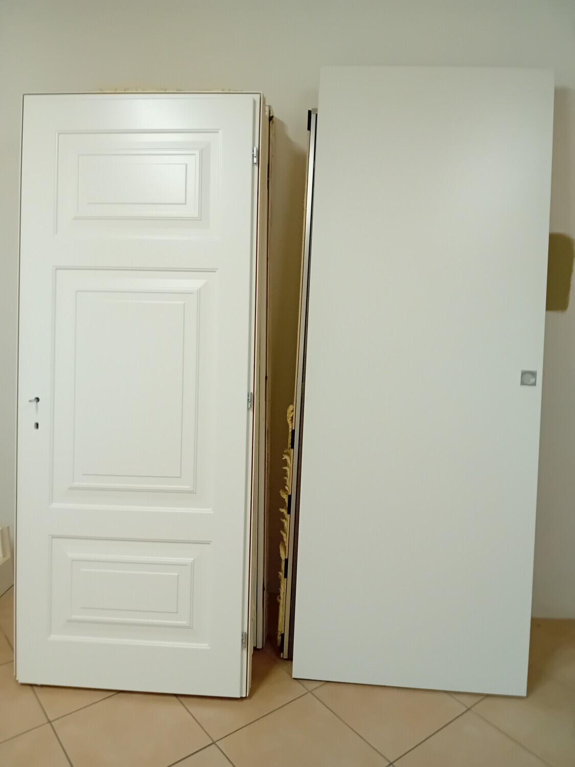 Mobili Da Casa E Varie – TRE PORTE MARCA GAROFALI NUOVE, IN LEGNO, DI CUI DUE LACCATE… — foto 6