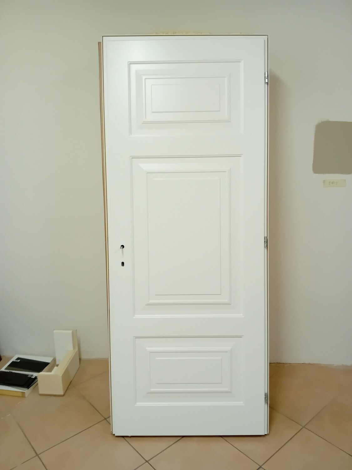 Mobili Da Casa E Varie – TRE PORTE MARCA GAROFALI NUOVE, IN LEGNO, DI CUI DUE LACCATE… — foto 2