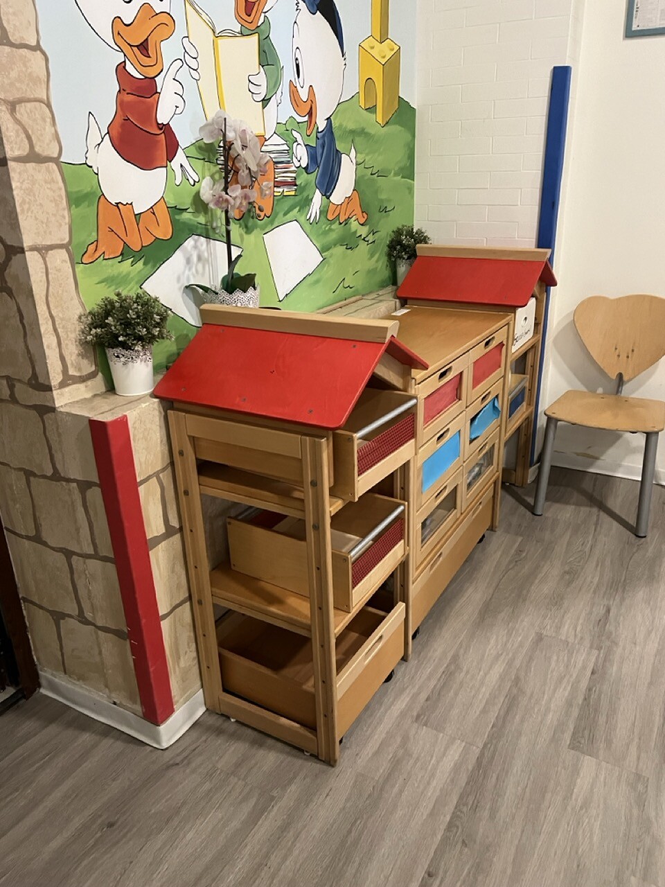 Mobili E Arredo Per Ufficio – Mobile di legno chiaro portaoggetti e giochi con n. 6 cassetti… — foto 2