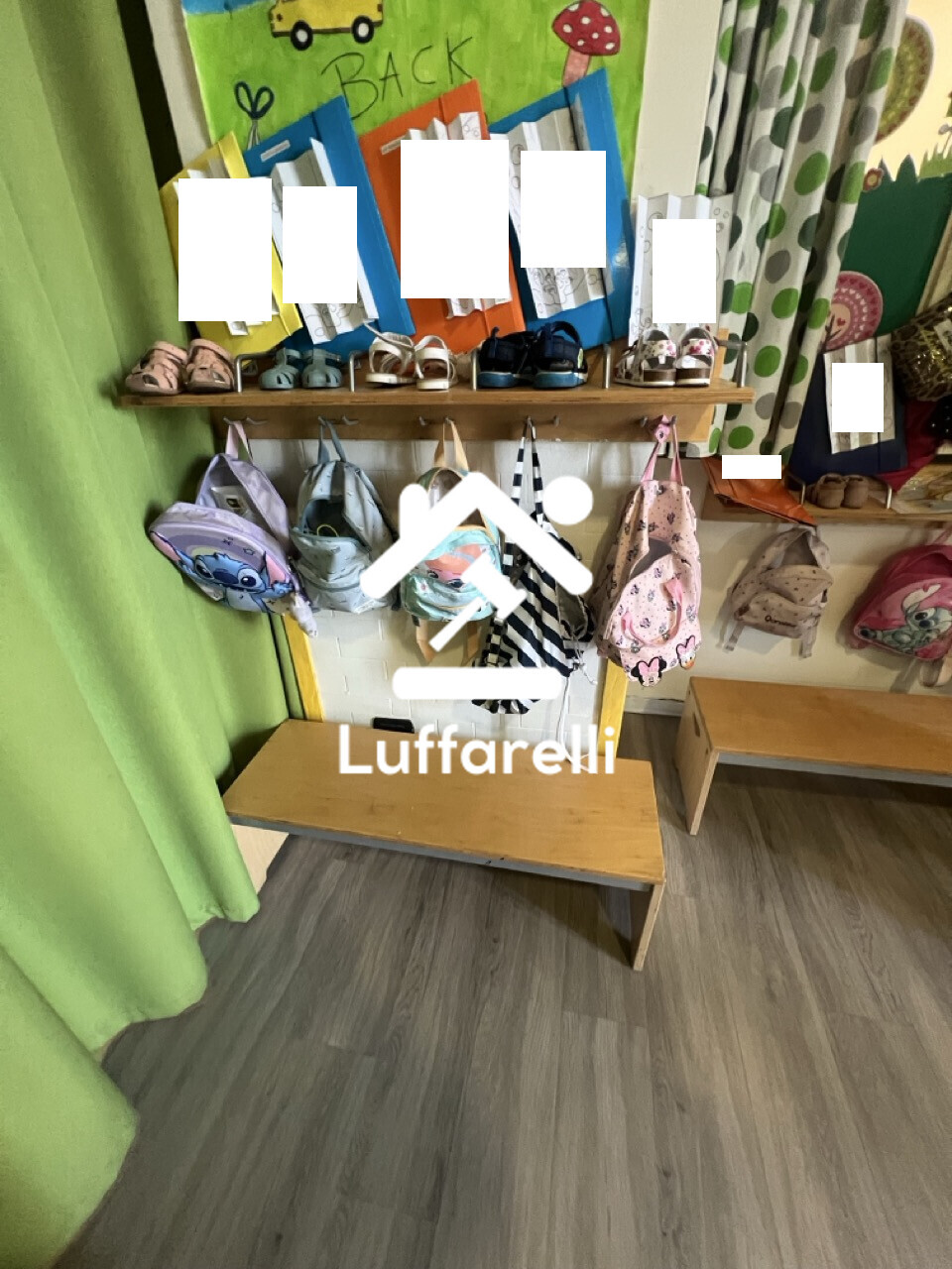 Mobili E Arredo Per Ufficio – N.7 panchette in legno chiaro, lunghezza 1 metro circa . Valore… — foto 3