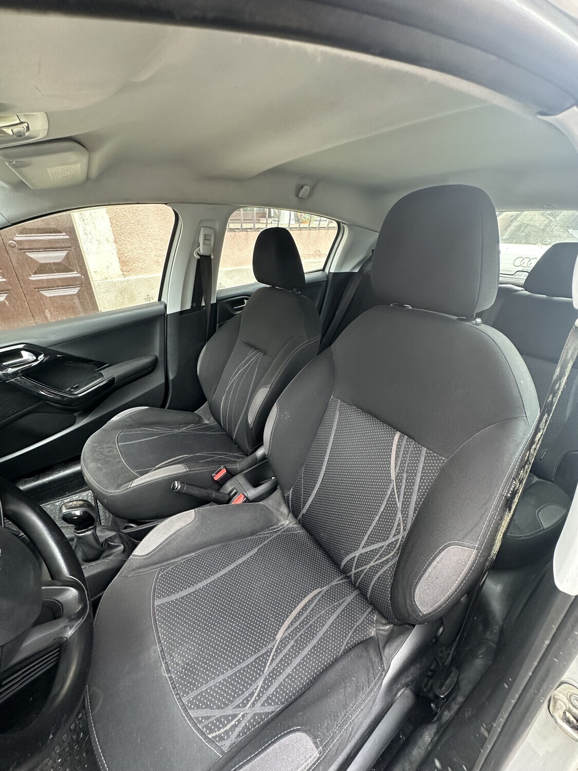 Autovetture – Autoveicolo, marca Peugeot, modello 208, Tg. EP****… — foto 6
