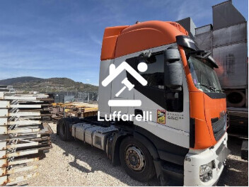 Automezzi Commerciali – Il lotto comprende trattori stradali di marca IVECO. — foto 3