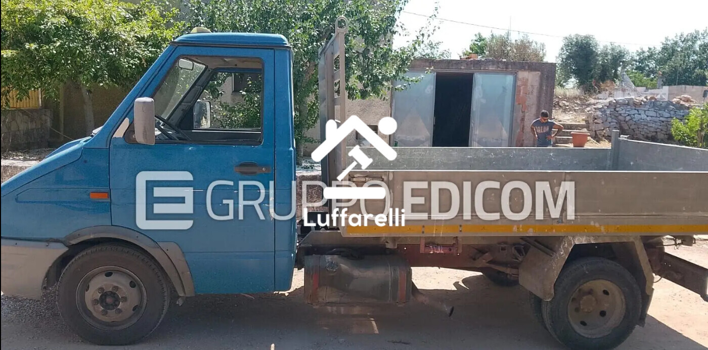 Automezzi Commerciali – Si vende un autocarro Fiat Iveco 35, immatricolato nel 1992, con… — foto 2