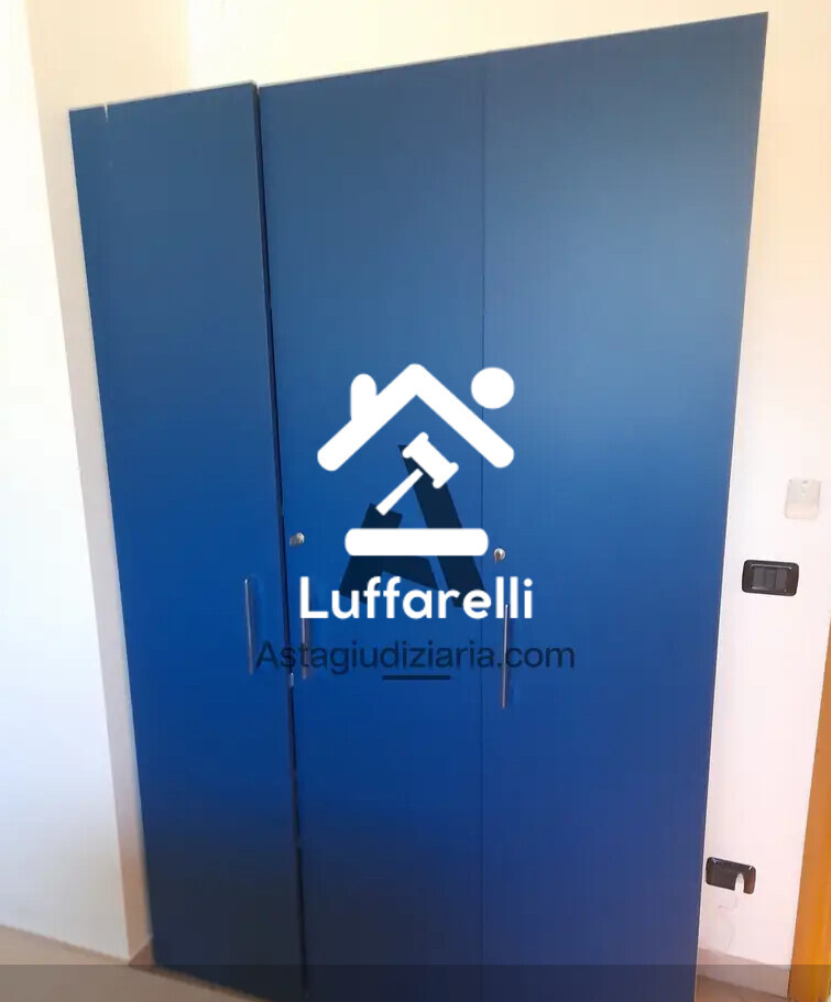 Attrezzature Ed Utensili – Il lotto comprende arredi e attrezzature da magazzino: una… — foto 7