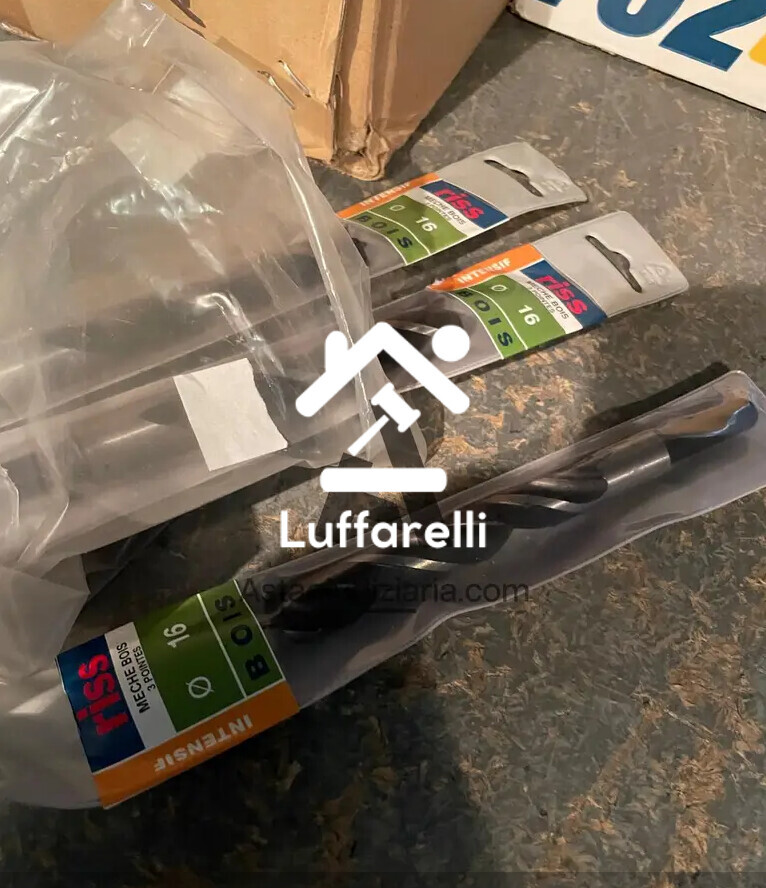 Attrezzature Industriali – Il lotto comprende una scaffalatura portapallet in ferro, alta… — foto 5