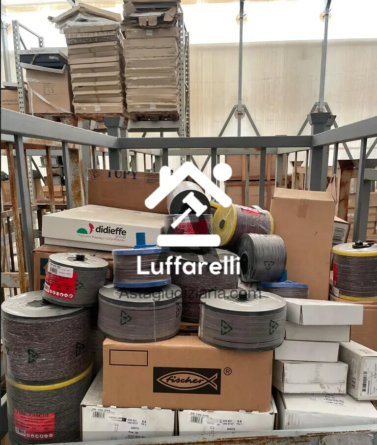 Materie Prime E Prodotti – Il lotto comprende materiali di consumo e accessori vari, tra… — foto 2
