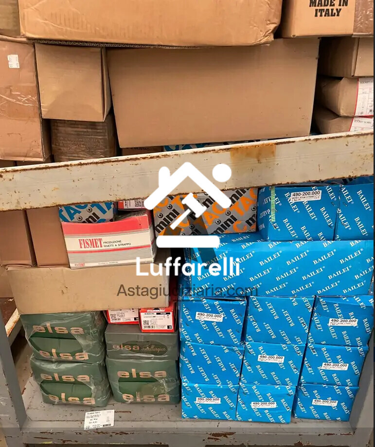 Materie Prime E Prodotti – Il lotto comprende materiali di consumo e accessori vari, tra… — foto 4