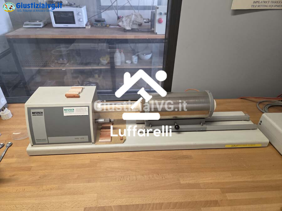 Attrezzature Varie – Il lotto comprende piccola attrezzatura da laboratorio e… — foto 7