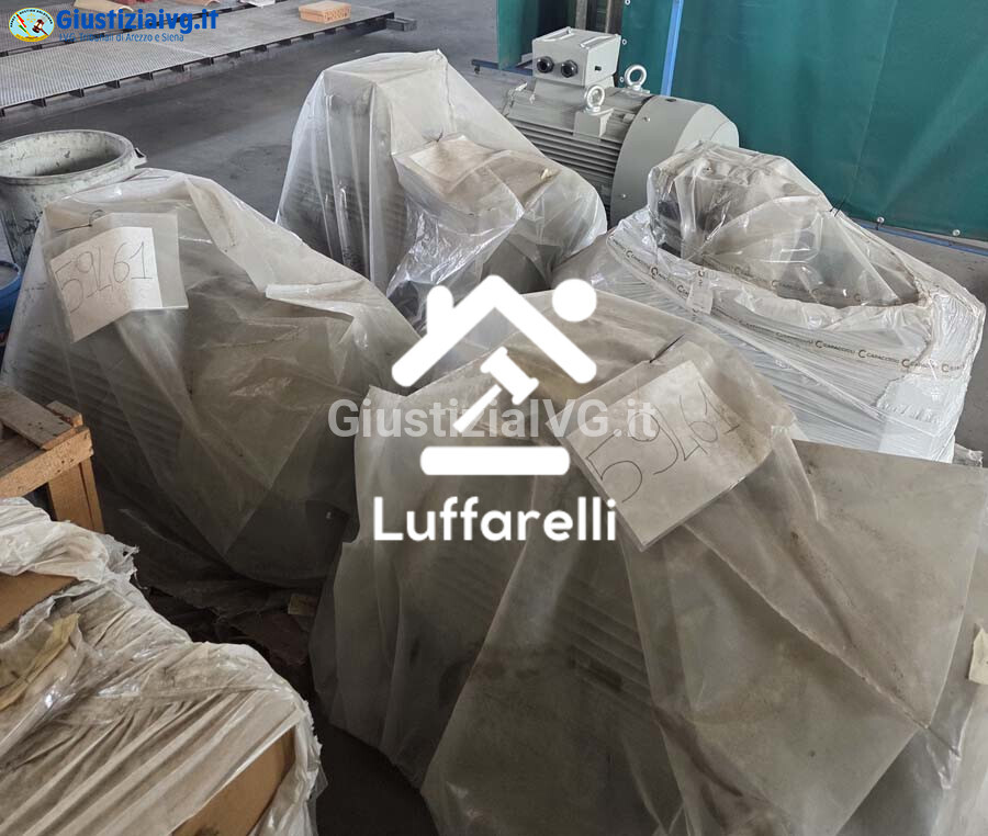 Attrezzature Varie – Il lotto è composto da 5 motori elettrici industriali trifase… — foto 3