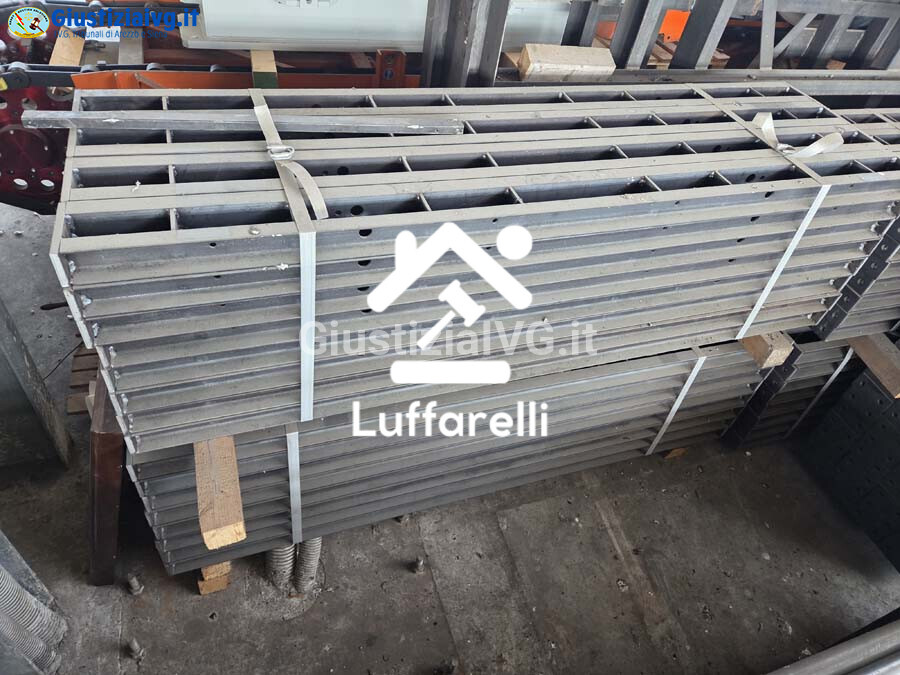 Materie Prime E Prodotti – Il lotto comprende materiale definito "fuori capra", costituito… — foto 7