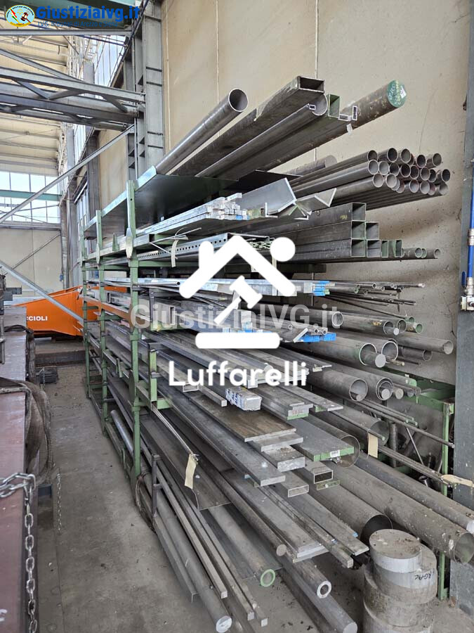 Attrezzature Ed Utensili – Il lotto comprende materiale misto in alluminio e inox. — foto 5
