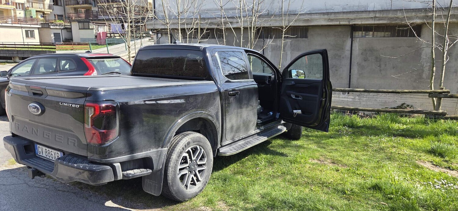 Veicoli – Si vende in piena proprietà un autocarro Ford Ranger… — foto 3