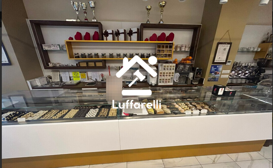 Commercio Al Dettaglio, Ristorazione E Industria Alberghiera – Il lotto comprende arredi per sala bar e caffetteria, banconi ed… — foto 2