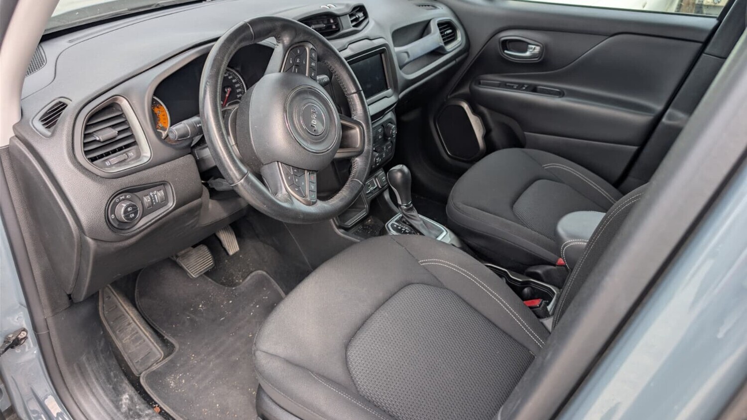 Autovetture – Il lotto comprende un'autovettura Jeep Renegade del 2018… — foto 5