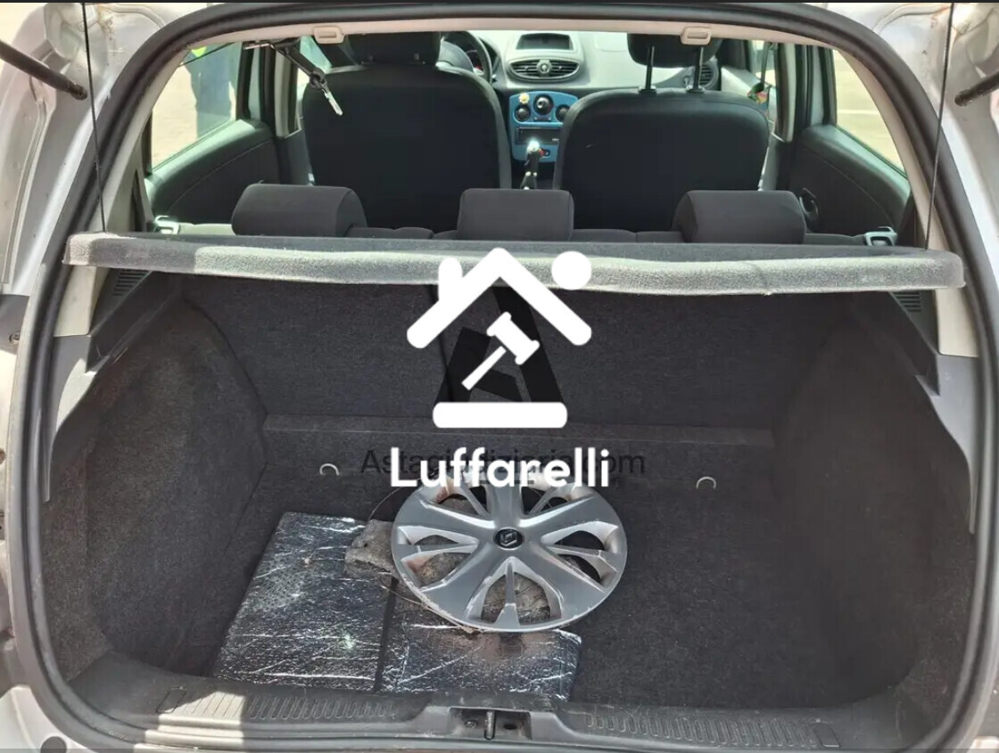 Autovetture – Il lotto comprende un'autovettura Renault Clio, immatricolata il… — foto 6