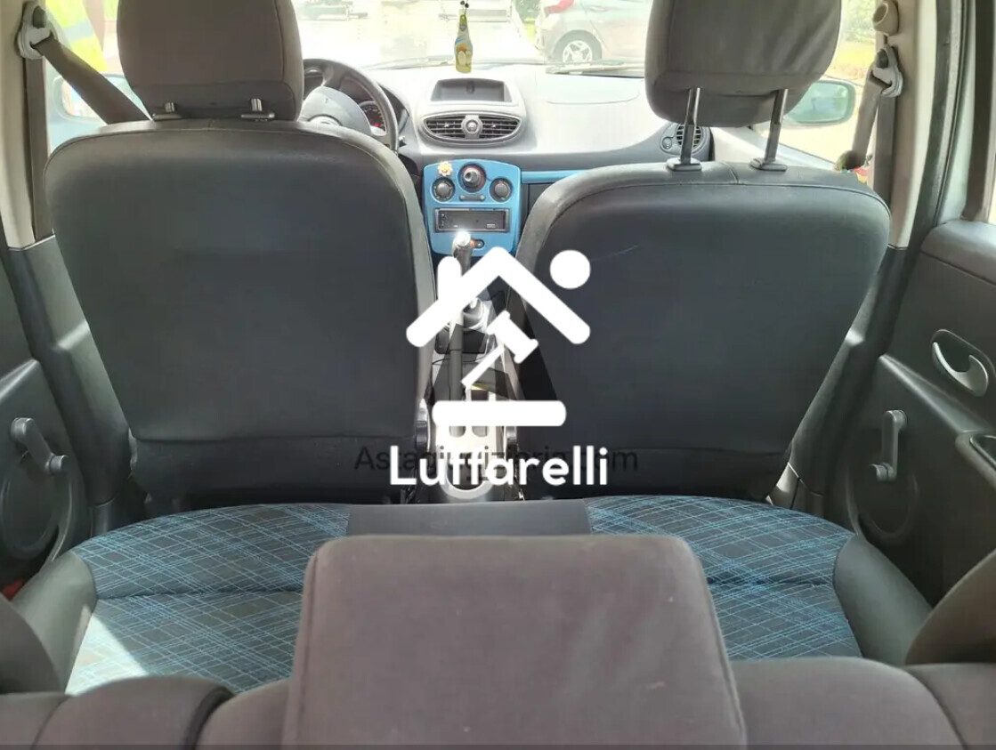 Autovetture – Il lotto comprende un'autovettura Renault Clio, immatricolata il… — foto 5