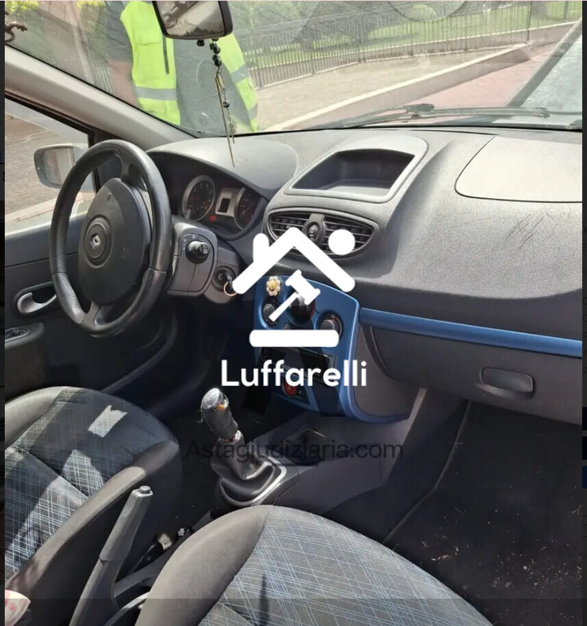 Autovetture – Il lotto comprende un'autovettura Renault Clio, immatricolata il… — foto 4