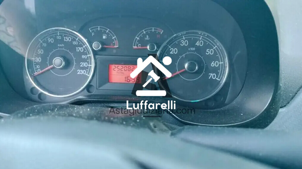 Autovetture – In vendita un'autovettura Fiat Punto, immatricolata il 31/03/26… — foto 5