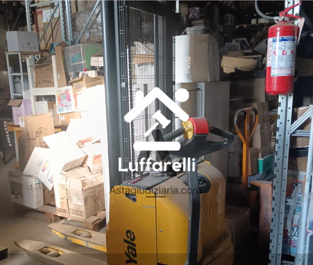 Automezzi Commerciali – Il lotto comprende due automezzi, un Jeep Limited 4x4… — foto 4