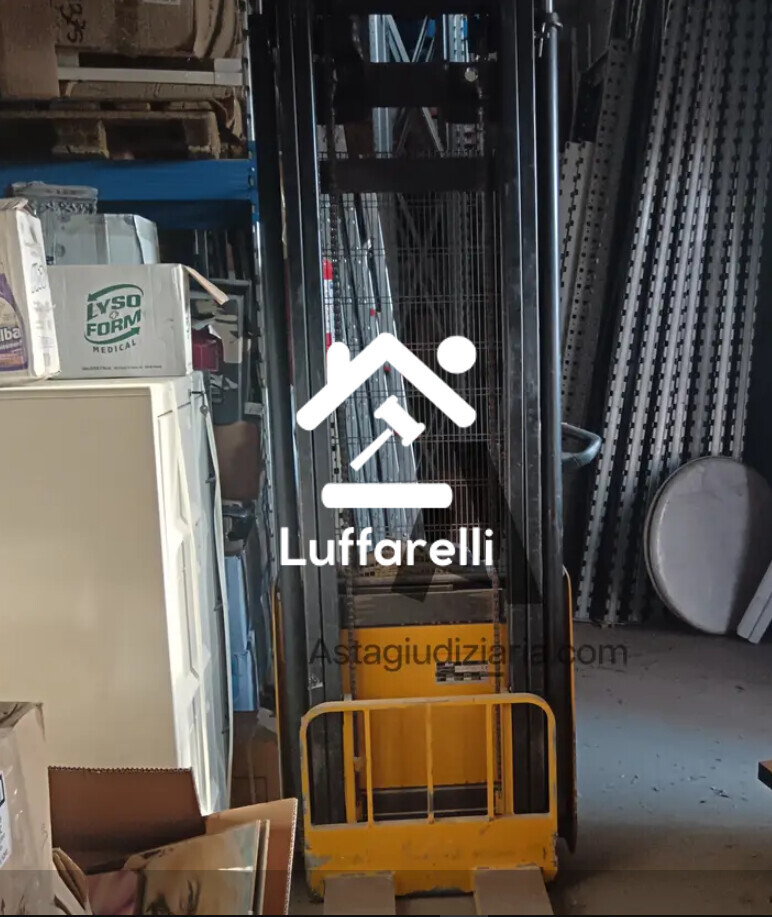 Automezzi Commerciali – Il lotto comprende due automezzi, un Jeep Limited 4x4… — foto 5